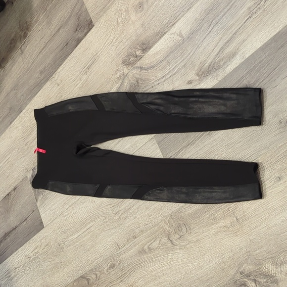 Spanx In Solid Black - Picture 2 of 10